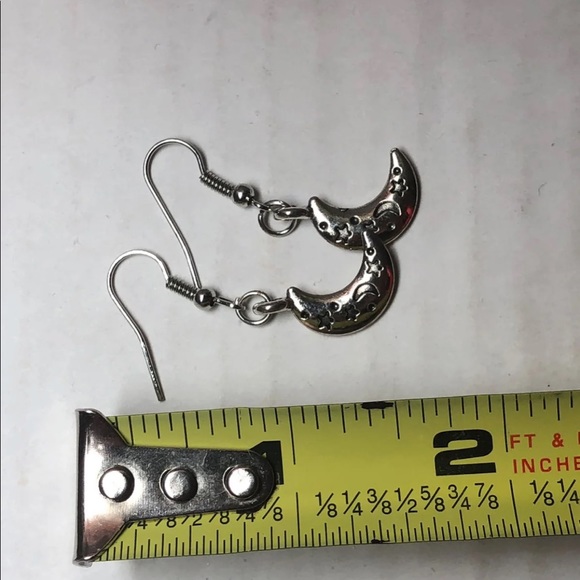 Handmade silver celestial moon and star earrings - Picture 4 of 4
